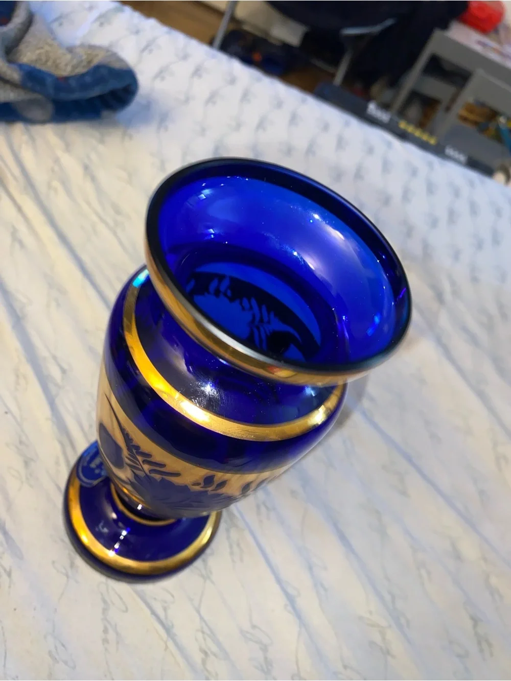 Roccco elegant vase